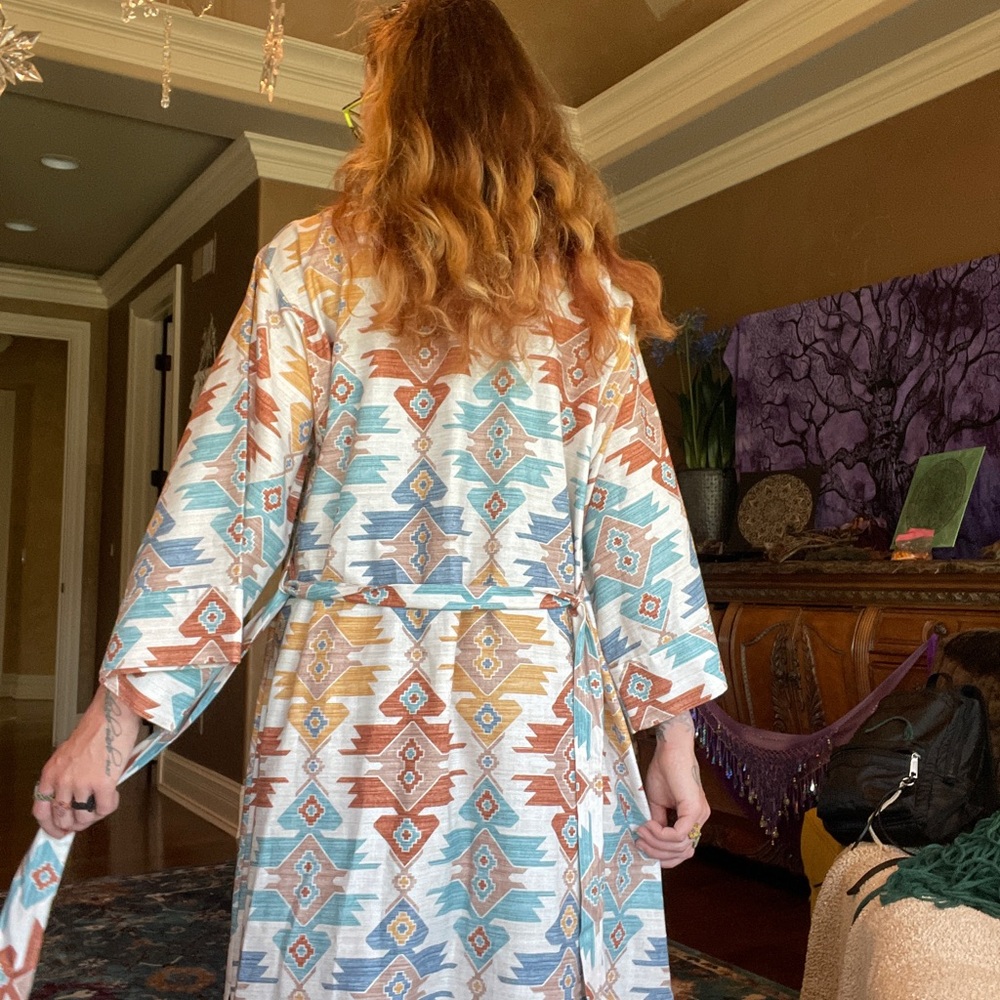 Tribal Lightweight Robe - Picture 5 of 7